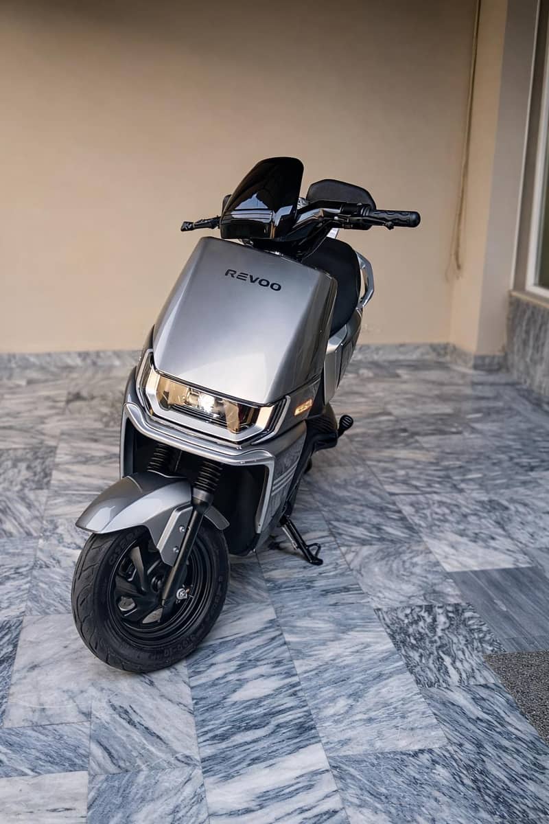 Revoo A12 0
