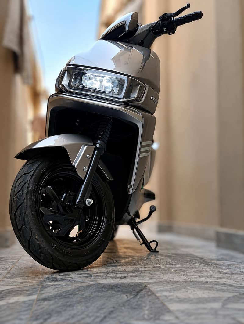 Revoo A12 1