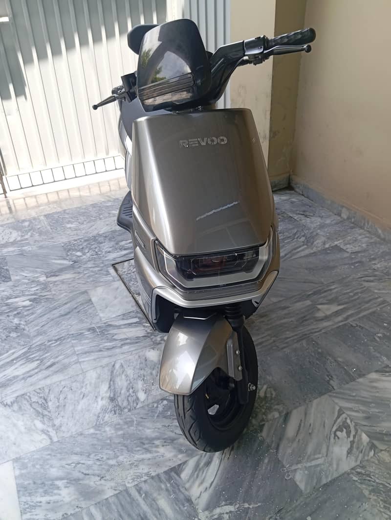 Revoo A12 5
