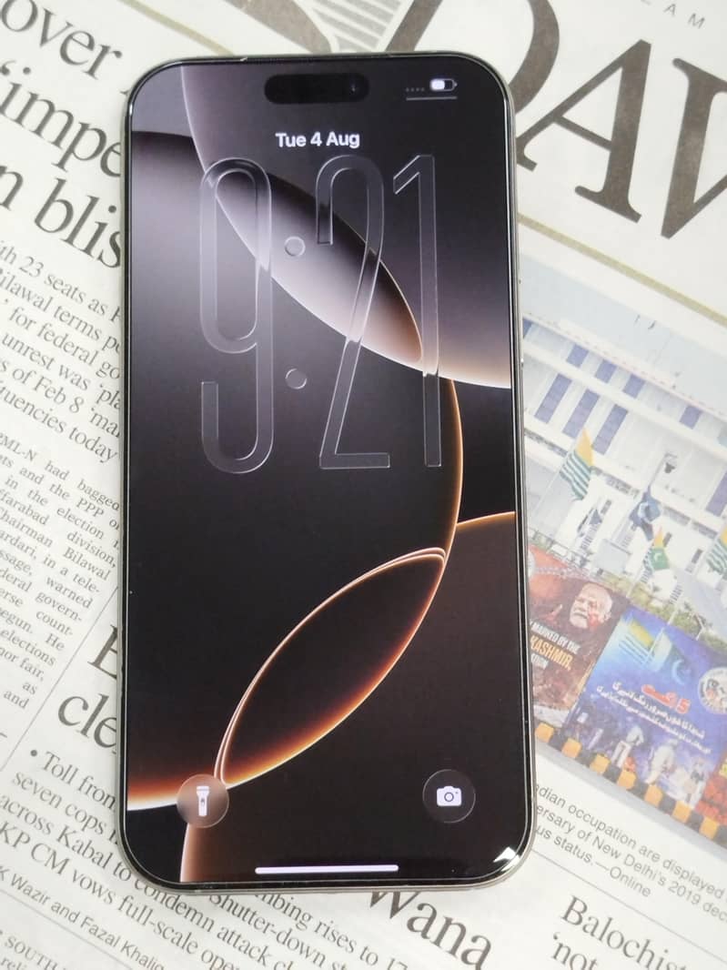 Apple iPhone 16 Pro Max 4
