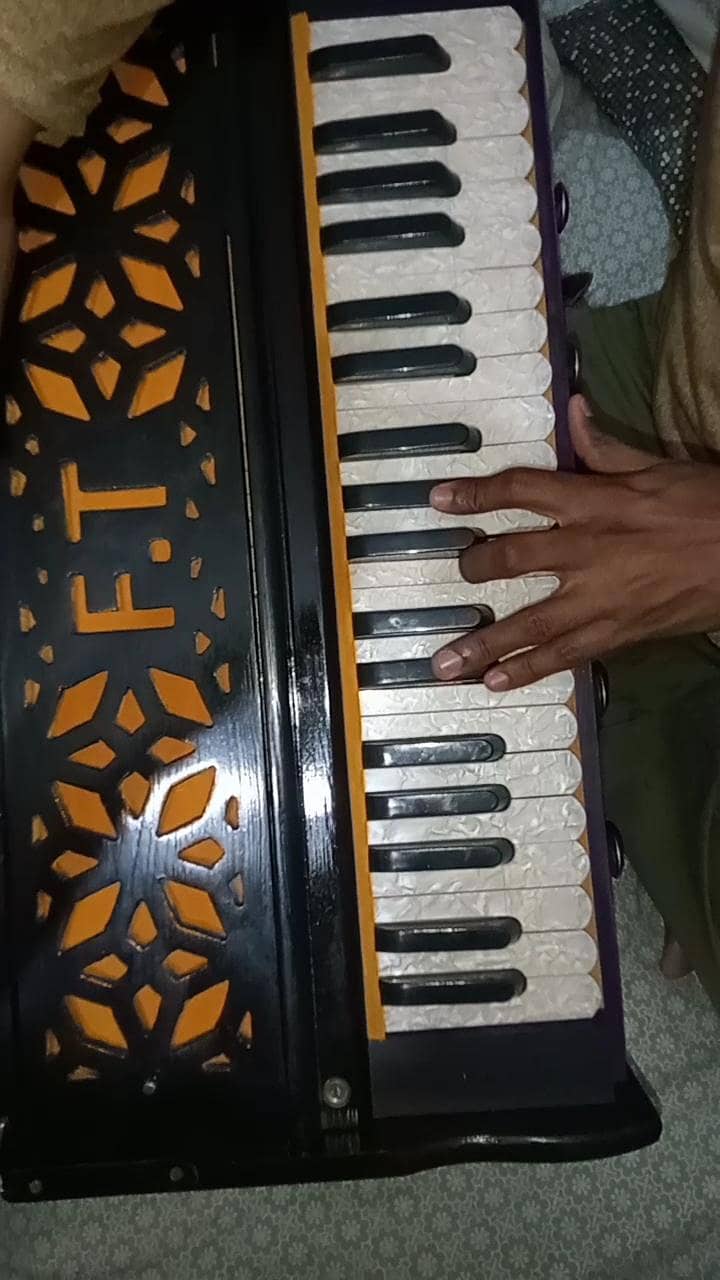 harmonium 0