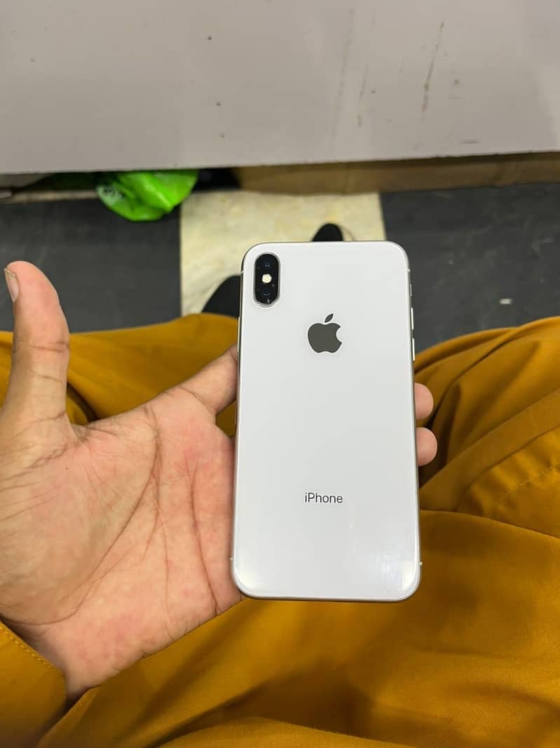Apple iPhone X 4