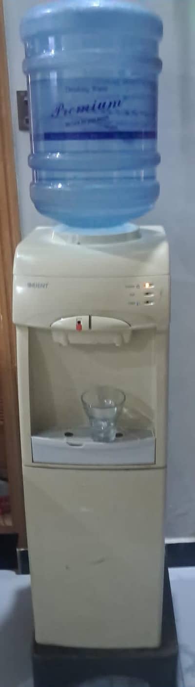 water dispensor with proper heating and cooling for sale