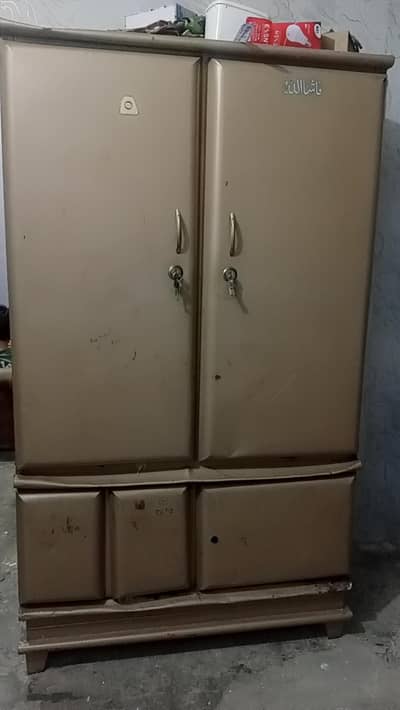 Almari (wardrobe)