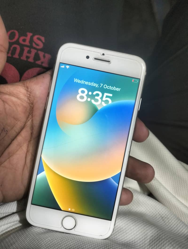 Apple iPhone 8 0
