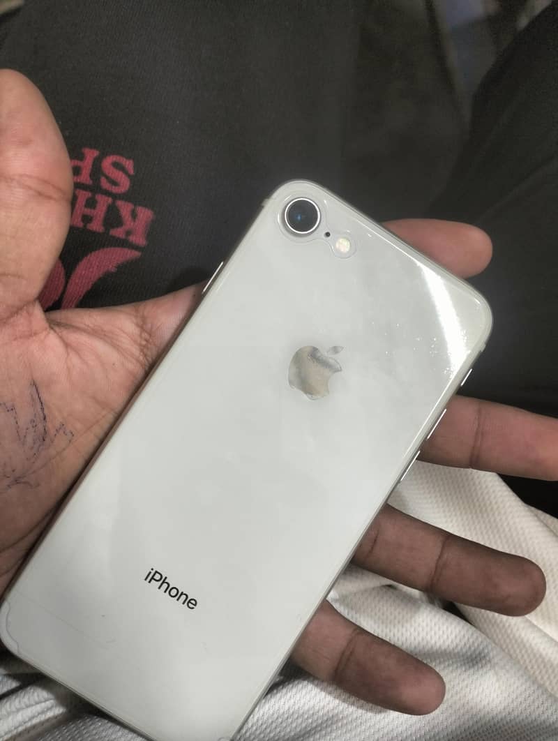 Apple iPhone 8 1