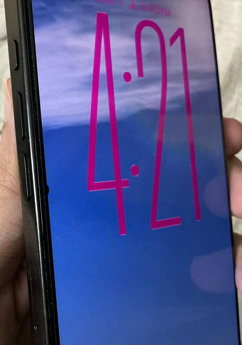 Apple iPhone 16 Pro 3