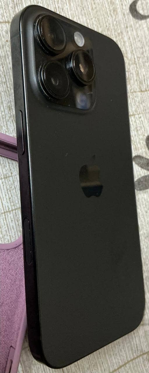 Apple iPhone 16 Pro 11