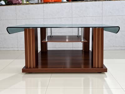 brand new centre table 10/10 condition