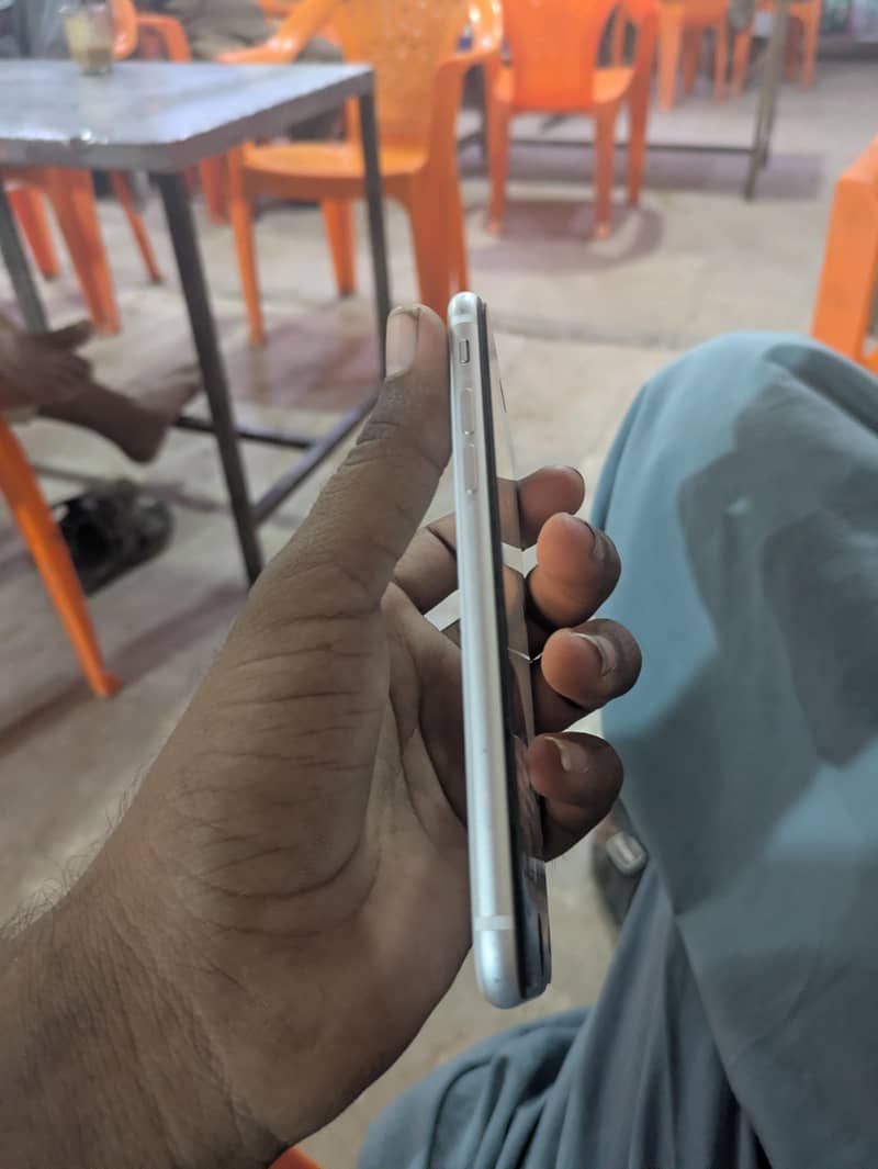 Apple iPhone SE 4