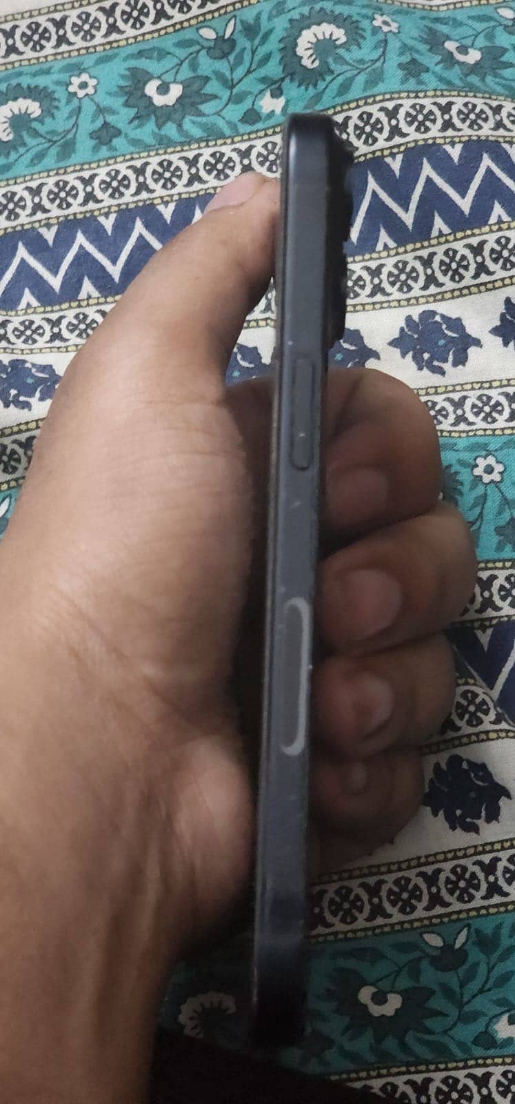 Apple iPhone 15 2
