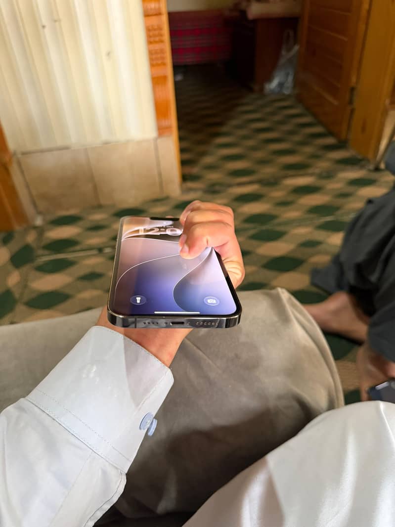 Apple iPhone 13 Pro Max 4