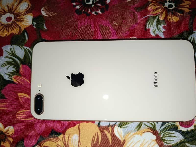 Apple iPhone 8 Plus 0