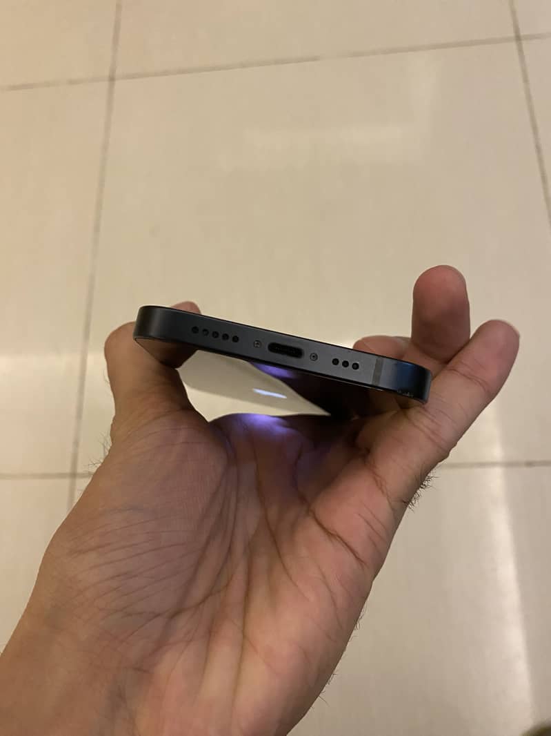 Apple iPhone 13 7