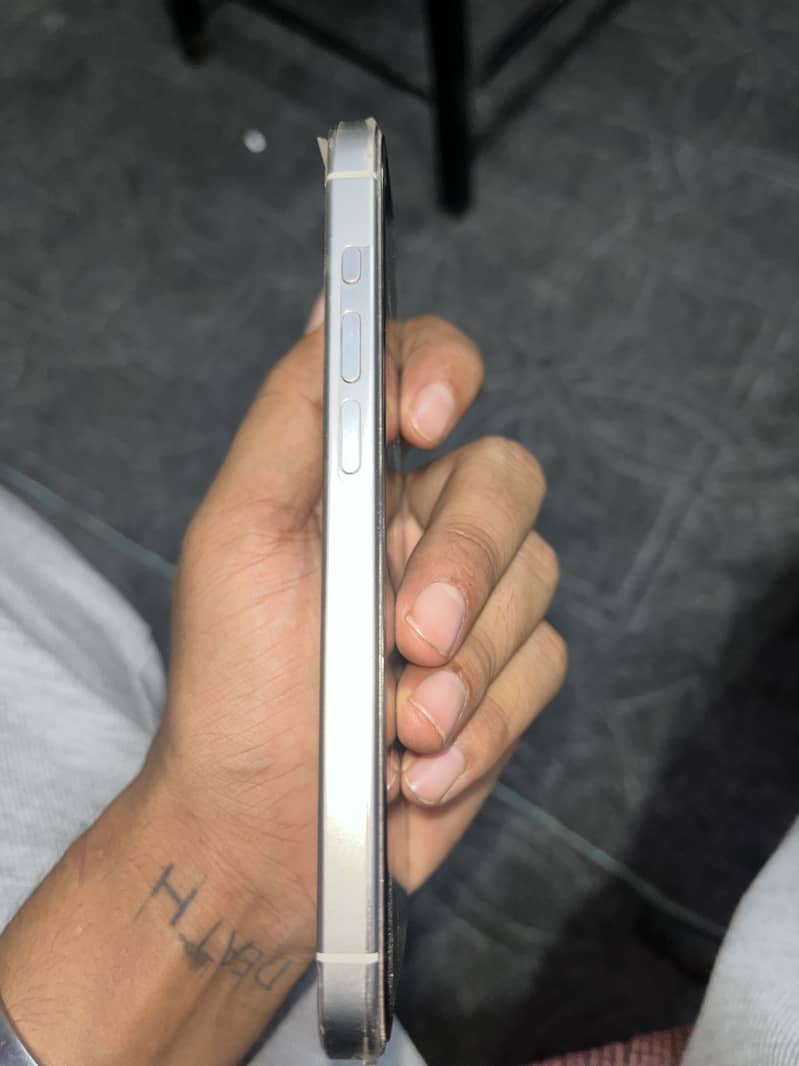 Apple iPhone 15 Pro 2
