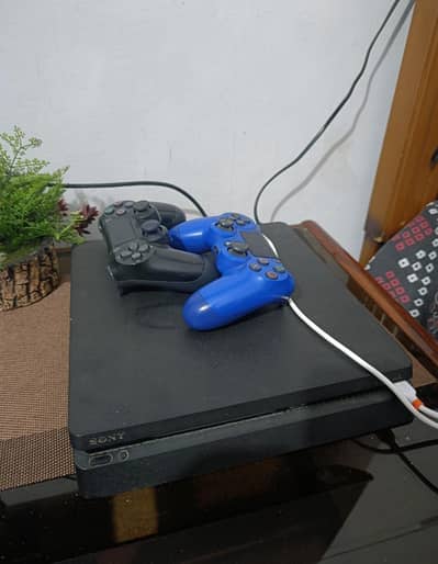 Playstation 4 Slim Jailbreak with 2 controllers for sale