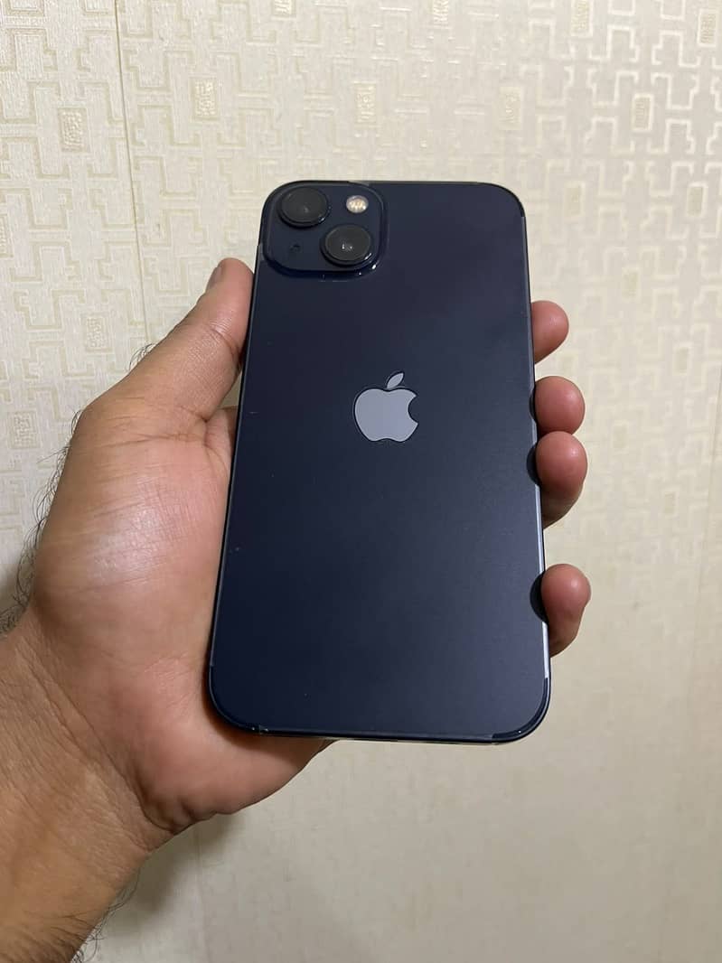 Apple iPhone 13 0
