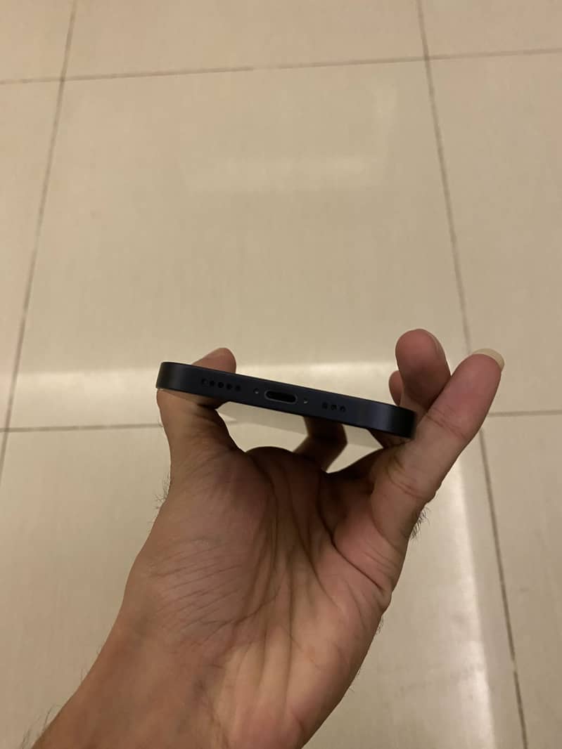 Apple iPhone 12 6