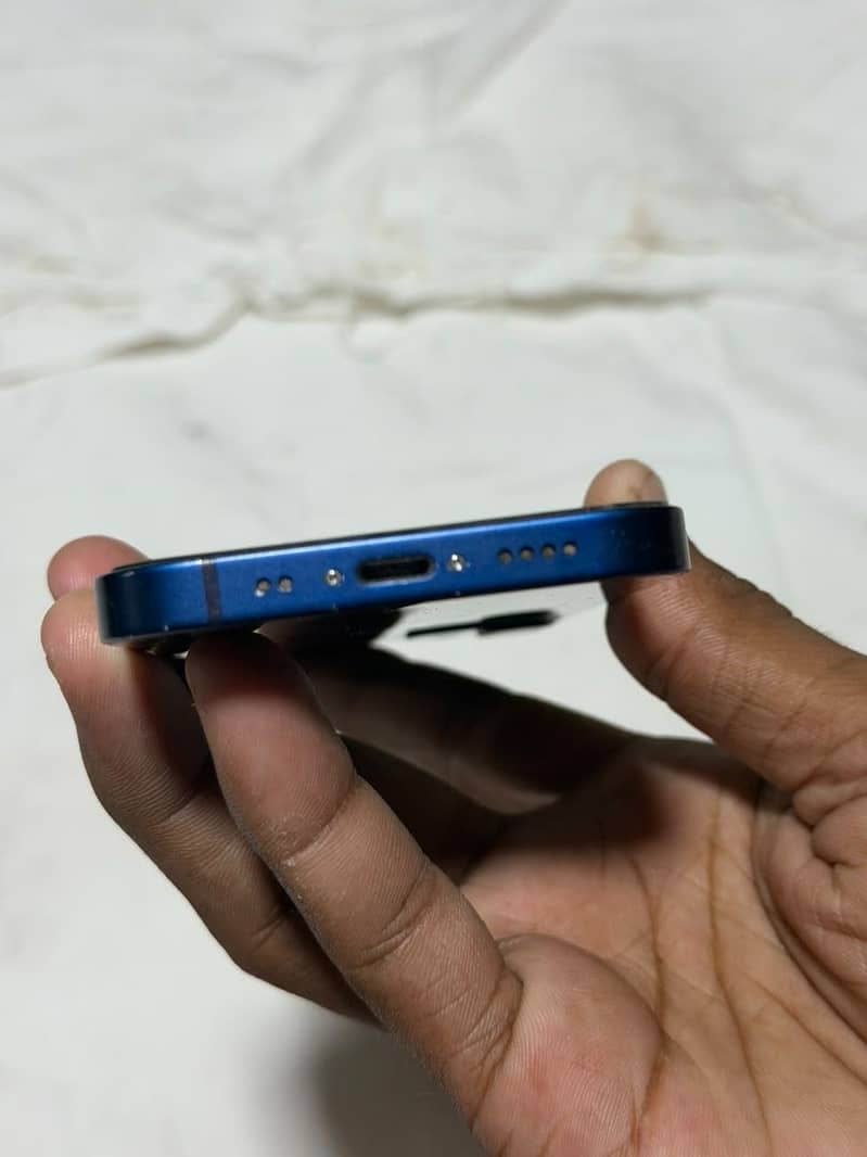 Apple iPhone 12 mini 6