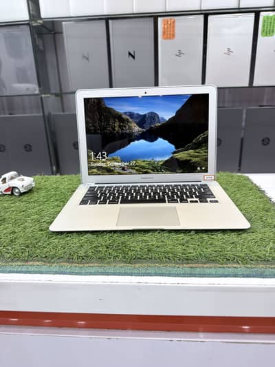 Apple MacBook Air (2015) | Core i5 | 8GB / 256GB SSD-Windows & macOS