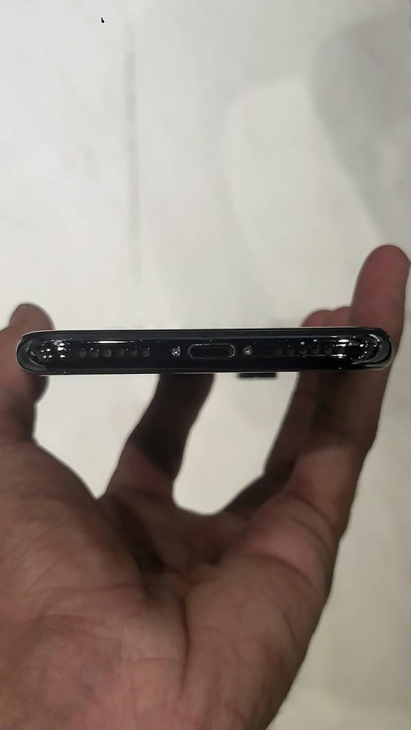 Apple iPhone X 3