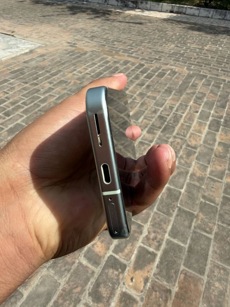 Google pixel 9 5