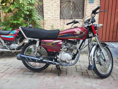 Red CG125 for sale with total genuine condition