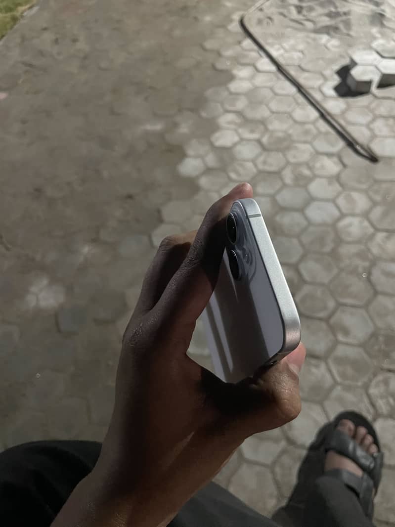 Apple iPhone 15 2