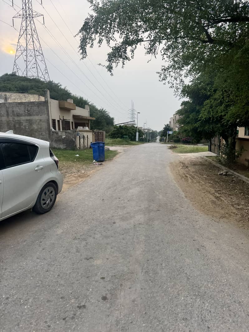 Umer block plot 1015 for sale 5