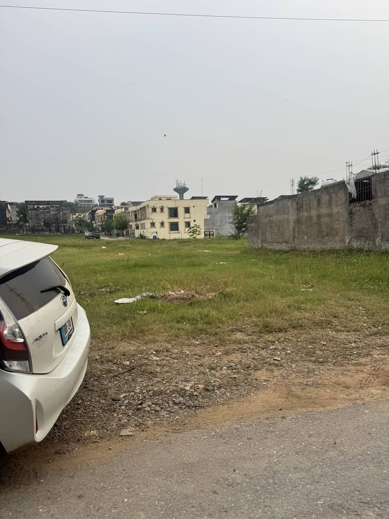 Umer block plot 1015 for sale 6
