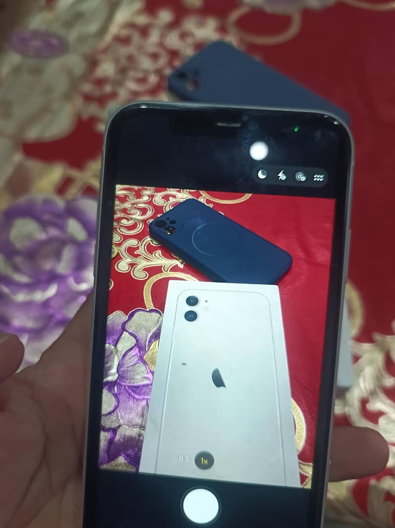 Apple iPhone 11 3