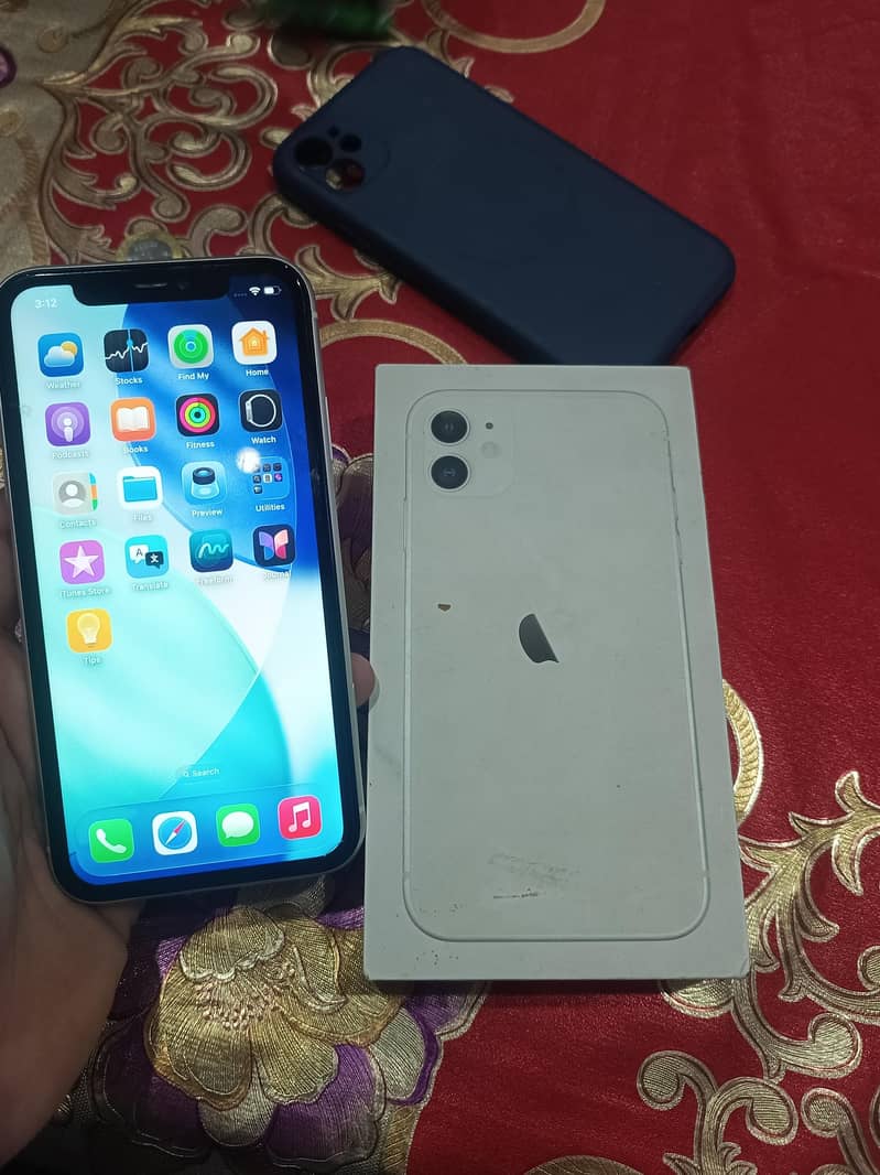 Apple iPhone 11 4
