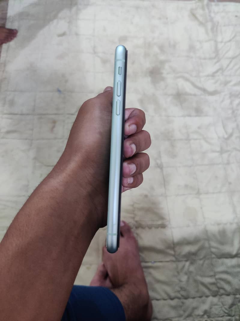 Apple iPhone 11 2