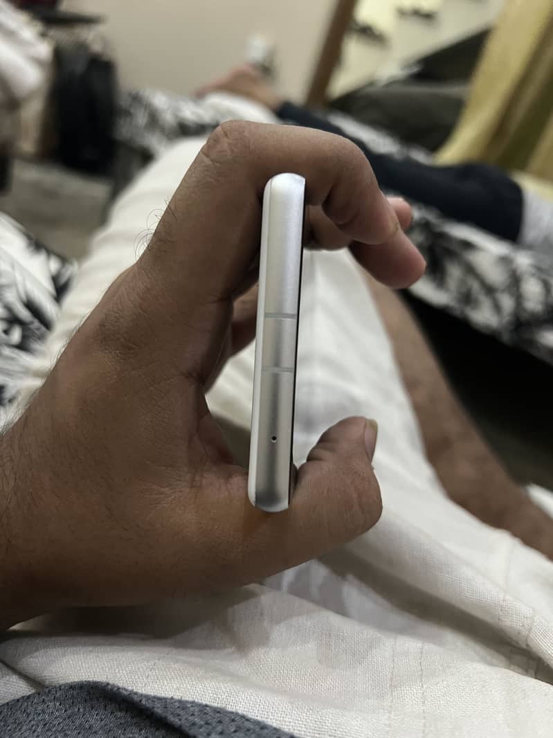 Google Pixel 7a 2
