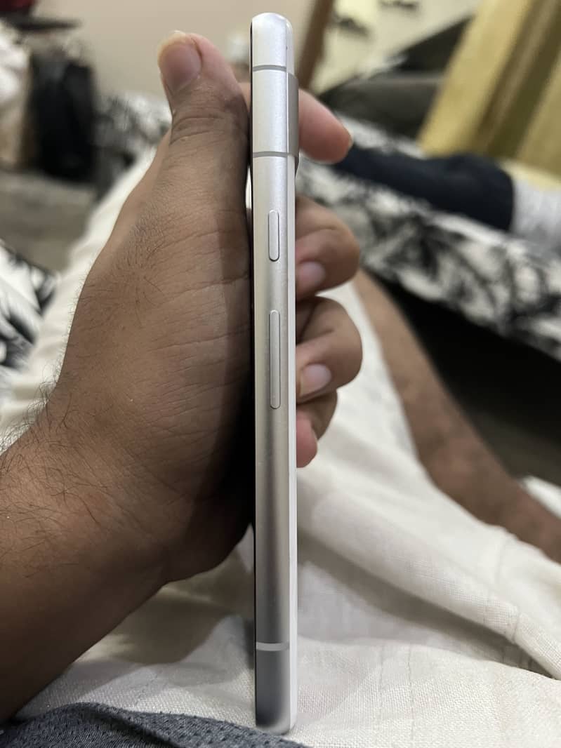 Google Pixel 7a 3