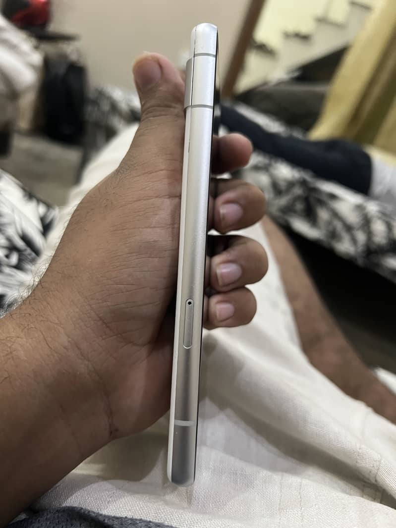 Google Pixel 7a 4