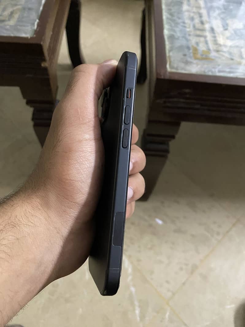 Apple iPhone 15 5