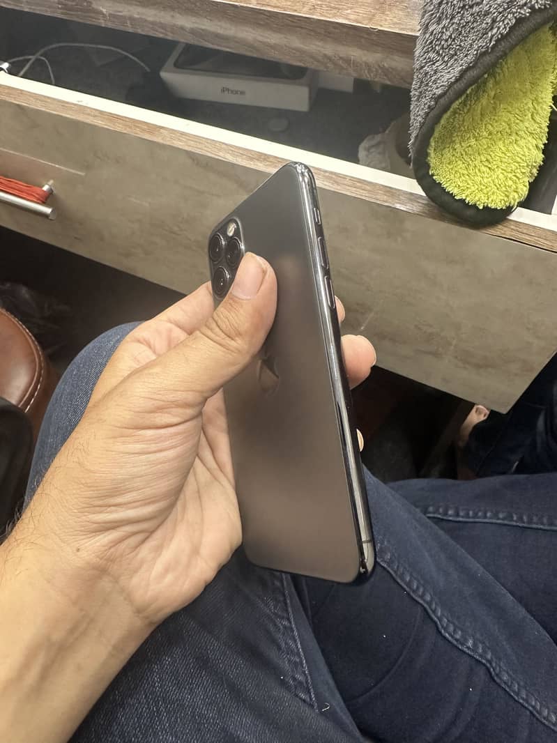 Apple iPhone 11 Pro 3