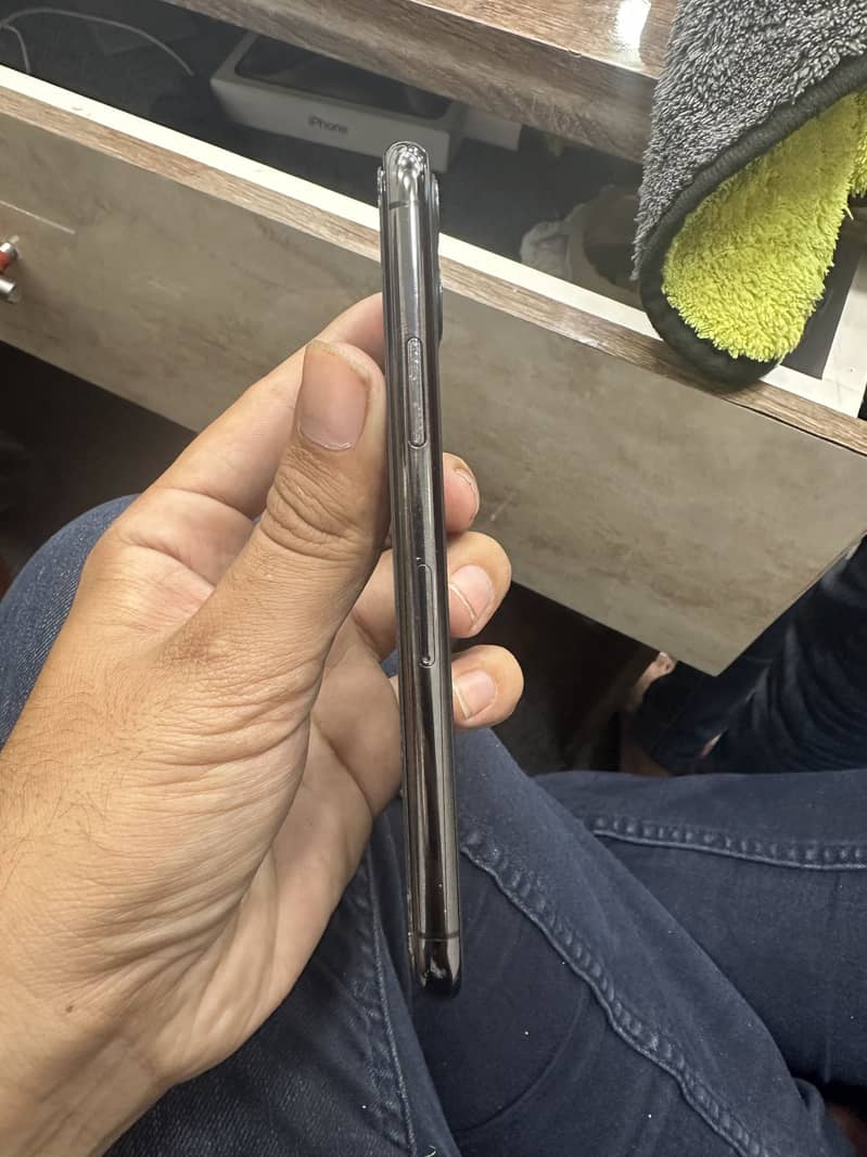 Apple iPhone 11 Pro 5