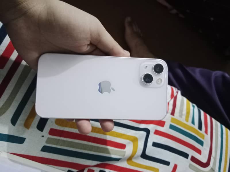 Apple iPhone 13 5