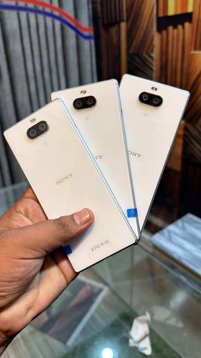 Sony Xperia 8