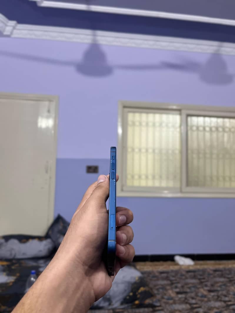 Apple iPhone 12 3