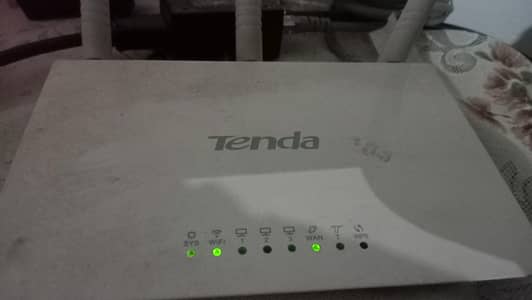 tenda router with box