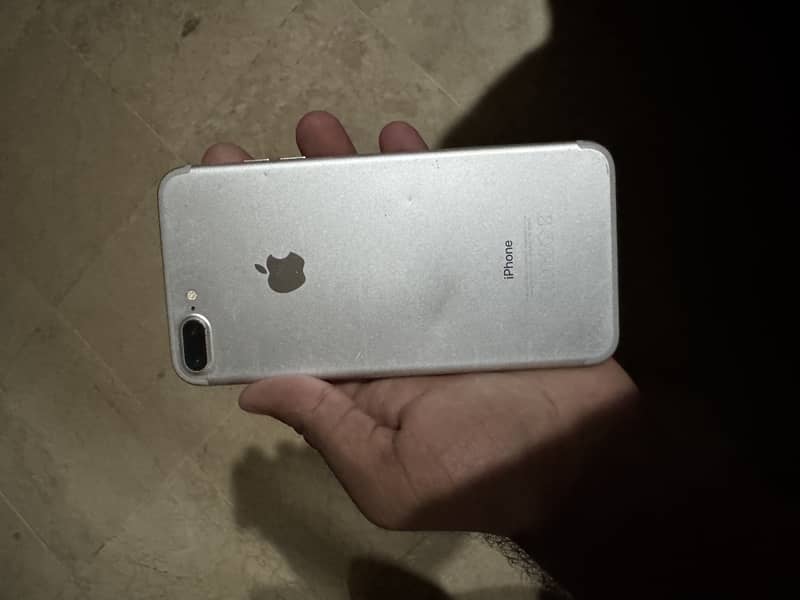 Apple iPhone 7 Plus 3