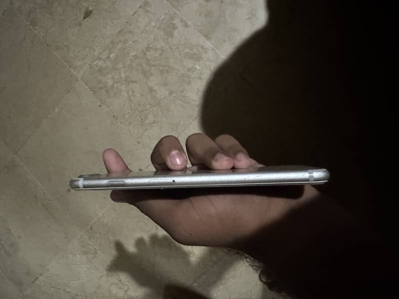 Apple iPhone 7 Plus 6