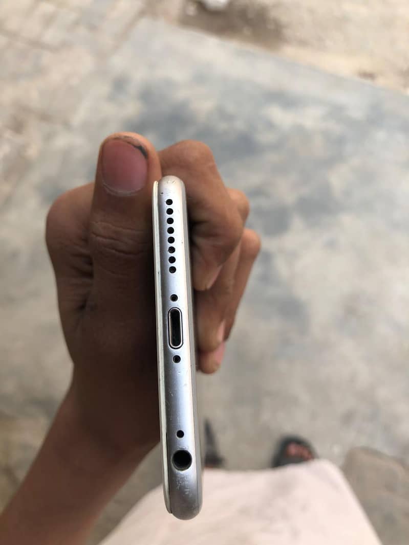 Apple iPhone 6S Plus 2