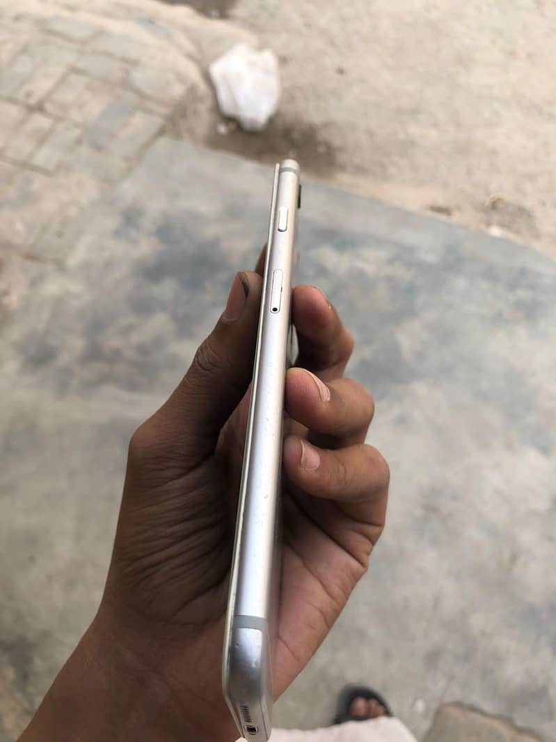 Apple iPhone 6S Plus 5