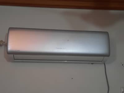 1.5 Ton Inverter AC (100% OK / Never Repaired) Description: