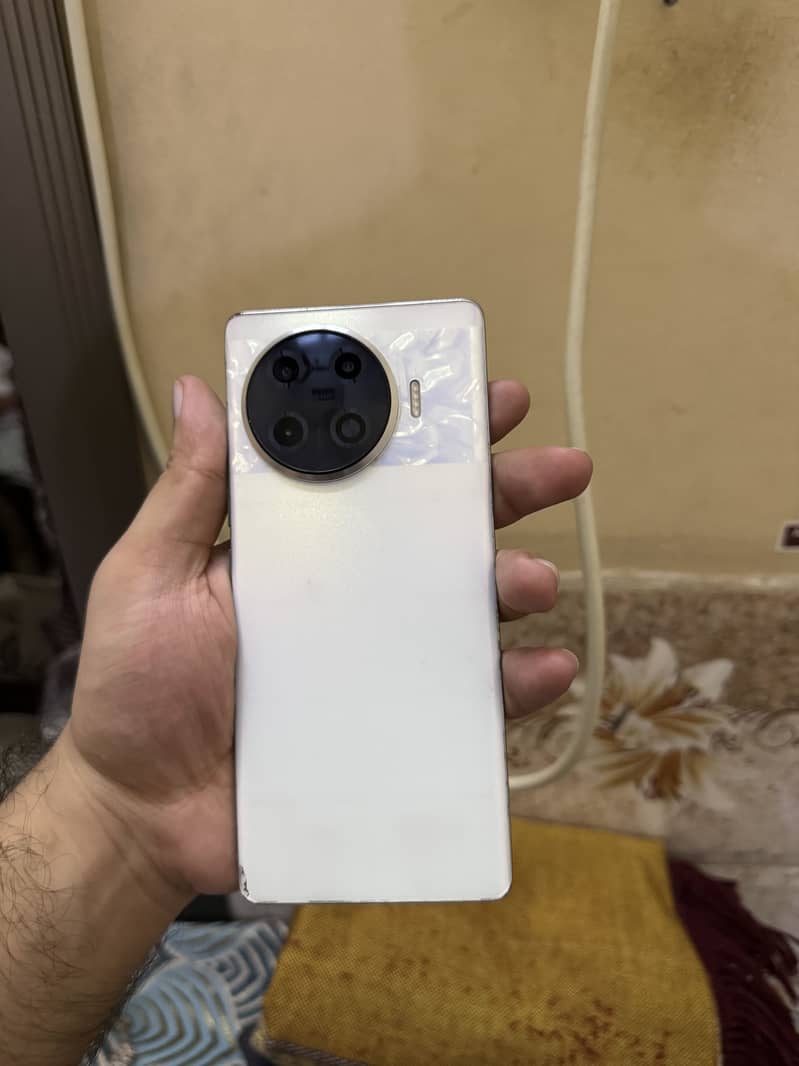 Tecno Spark 20 Pro Plus 5