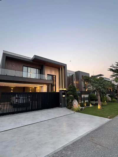 2 KANAL ELEGANT AND FULLY BASEMENT GALLERIA DESIGNED BUNGALOW IS AVAILABLE IN THE BEST BLOCK OF DHA LAHORE.